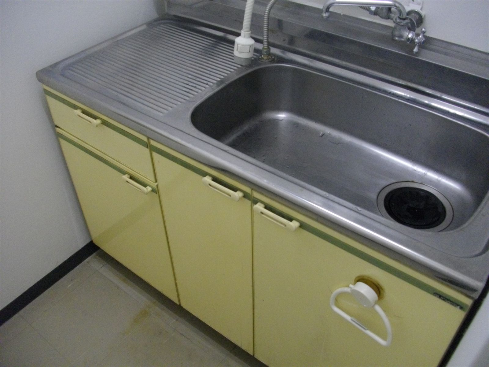 余裕のあるつくりの給湯室