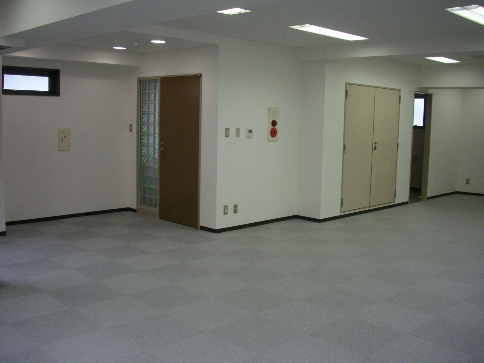 貸室奥から見た様子