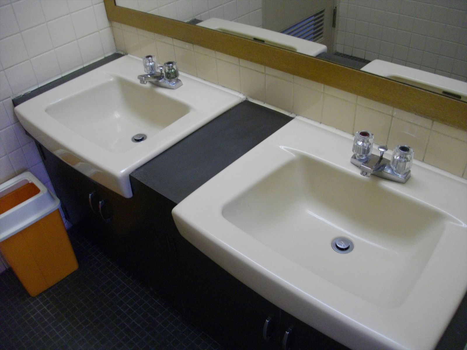 トイレ洗面台