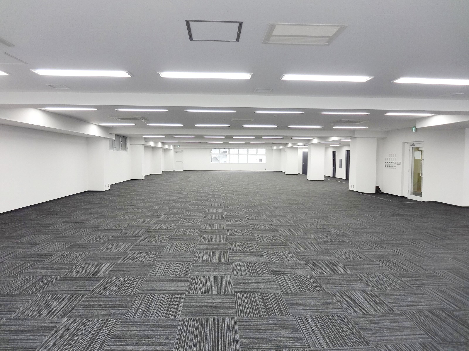 オフィス室内参考画像