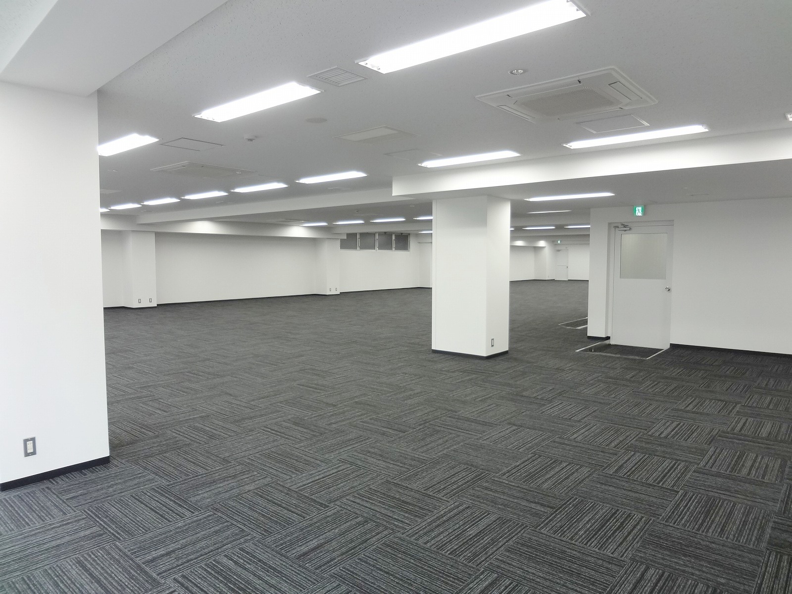 別角度の様子