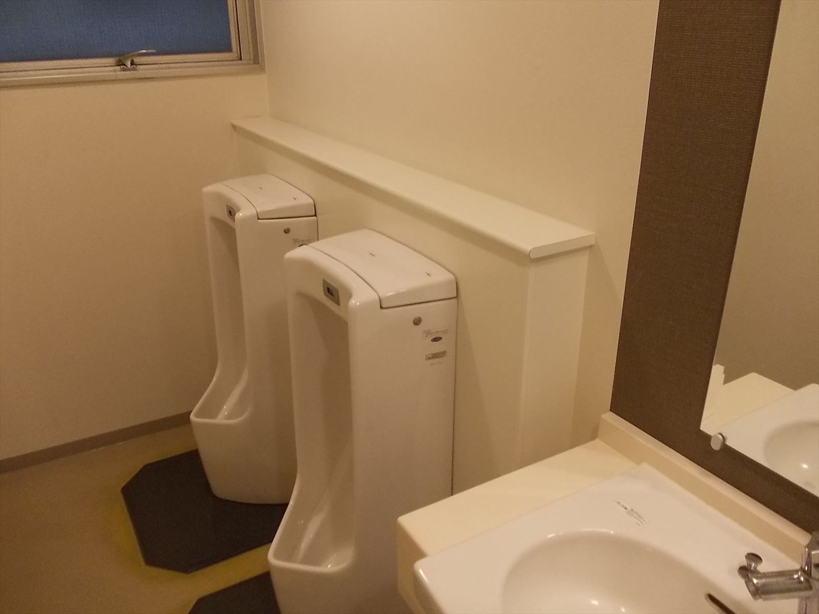 男性用トイレ