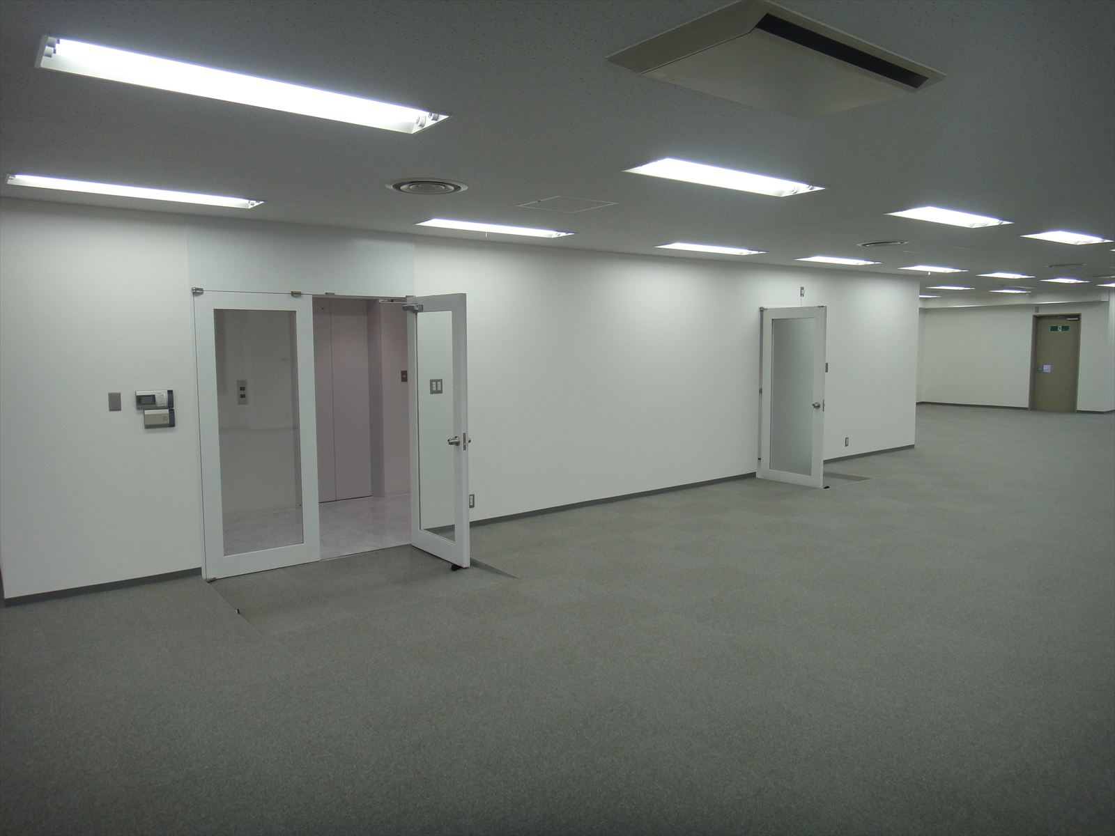 貸室出入口