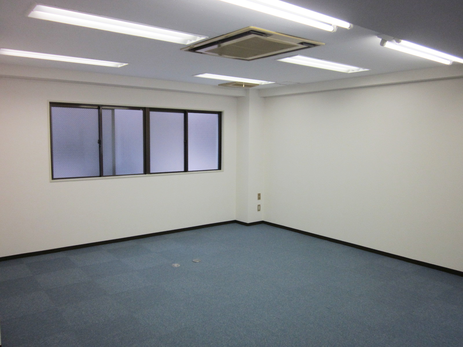 レイアウトのしやすい形状の貸室です