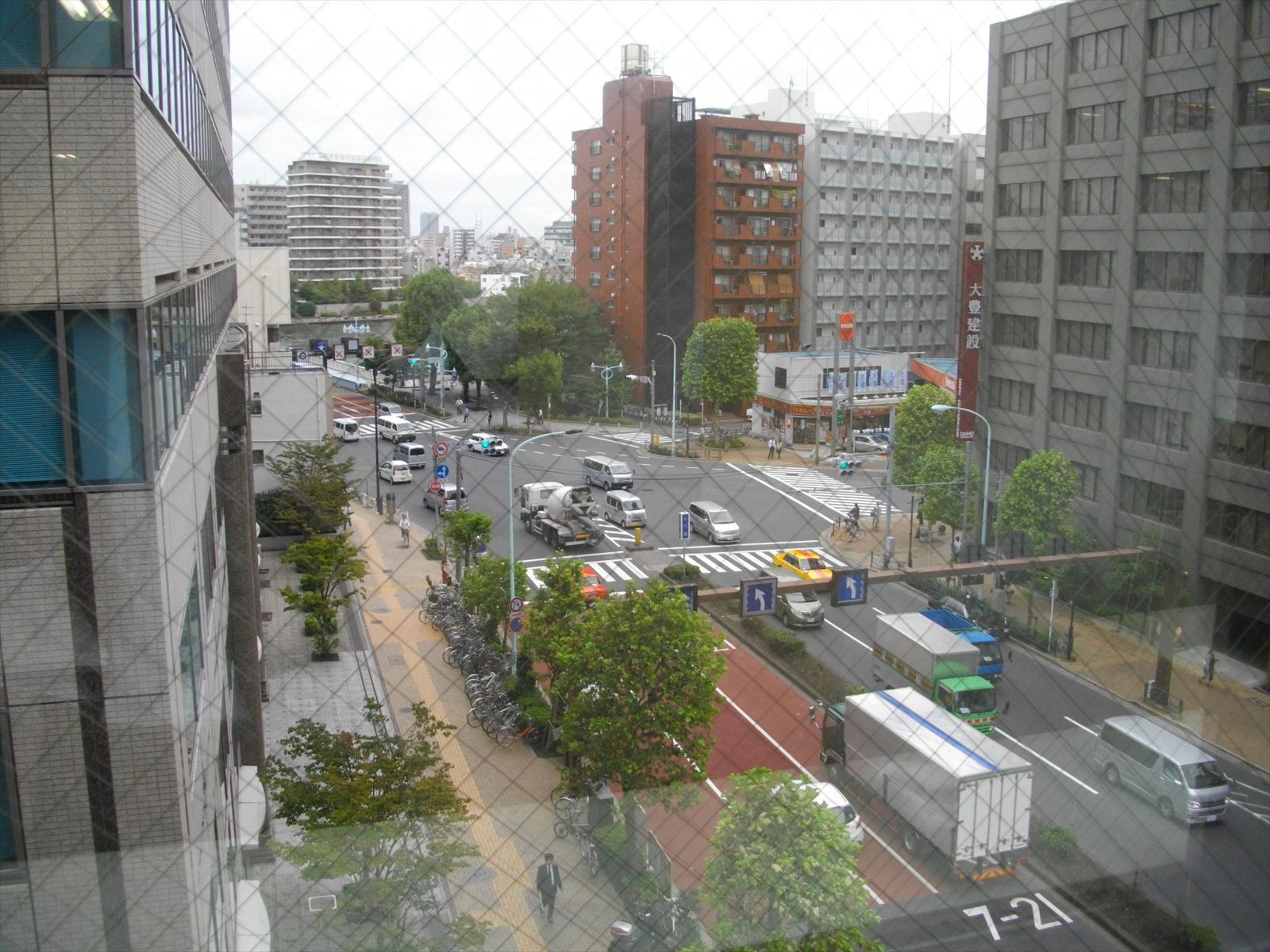 永代通りを臨む眺望