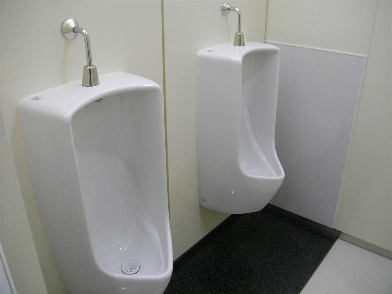 男性用トイレ