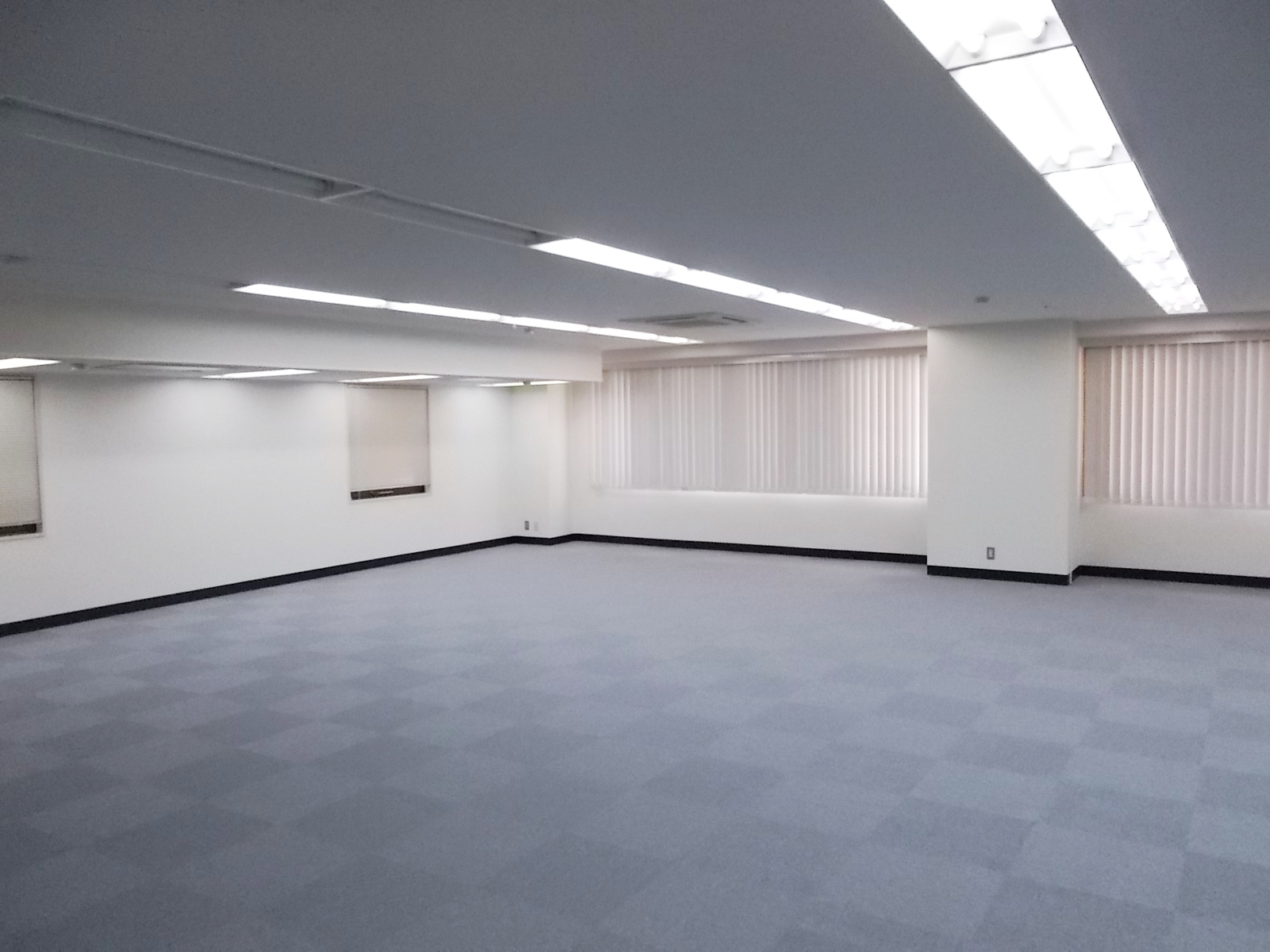オフィス室内参考画像