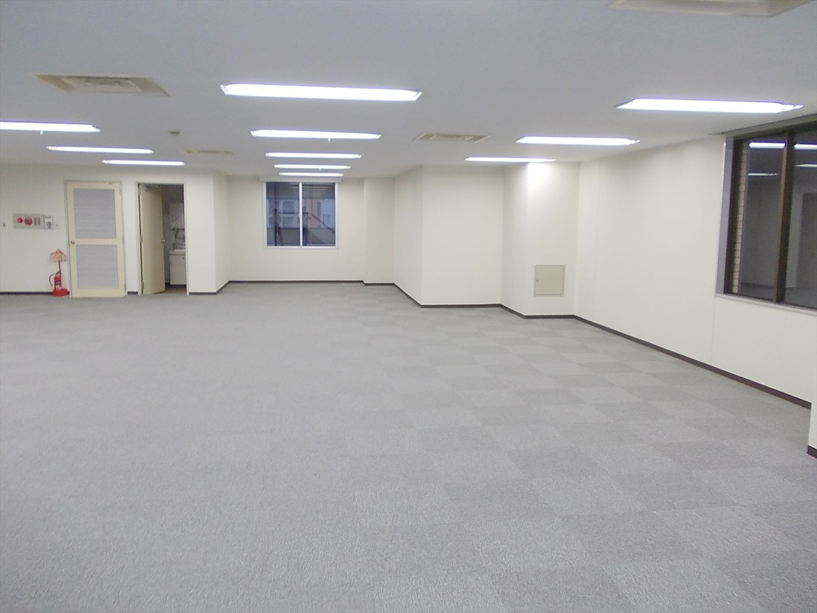 別角度の様子