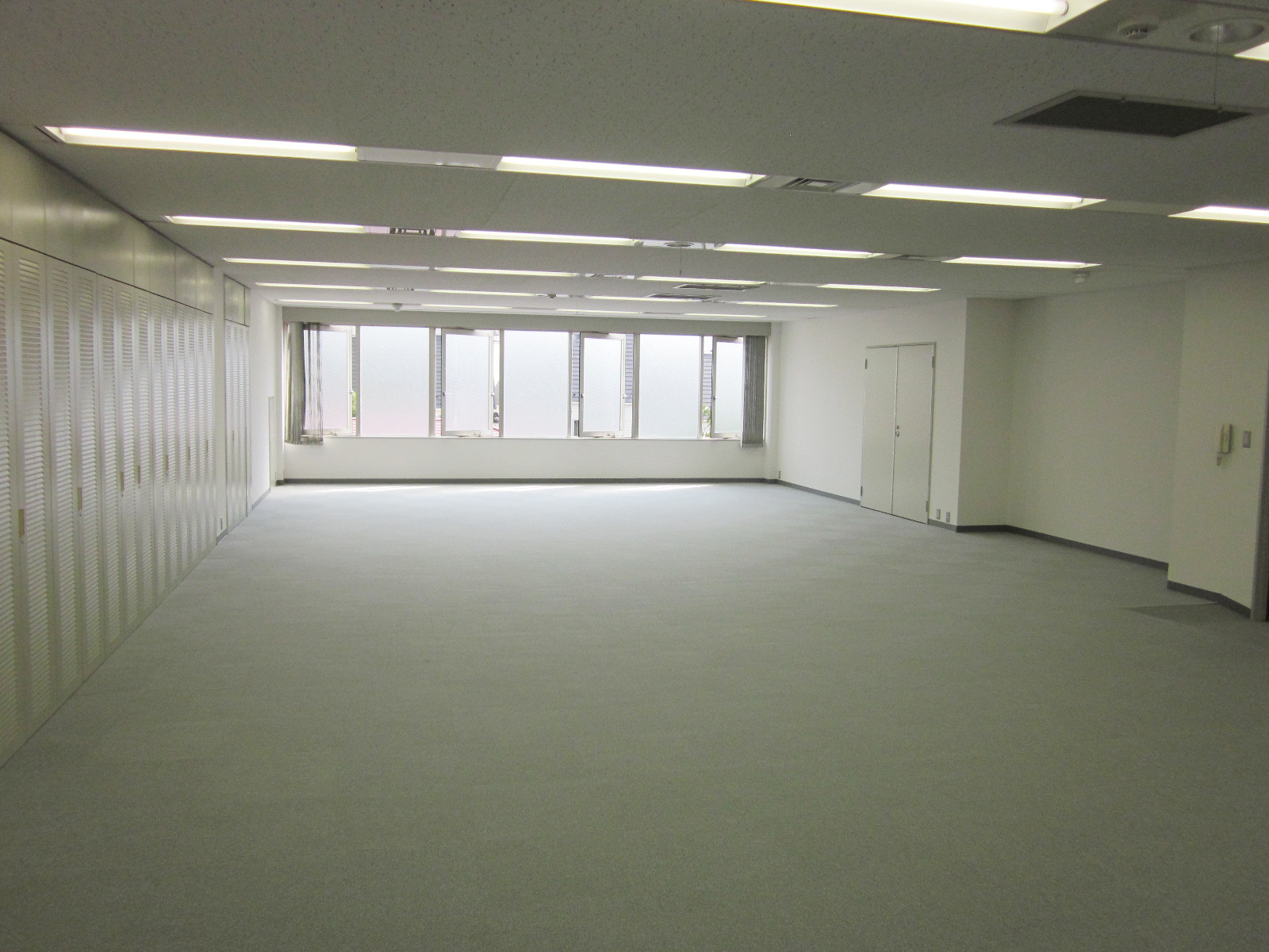 オフィス室内参考画像