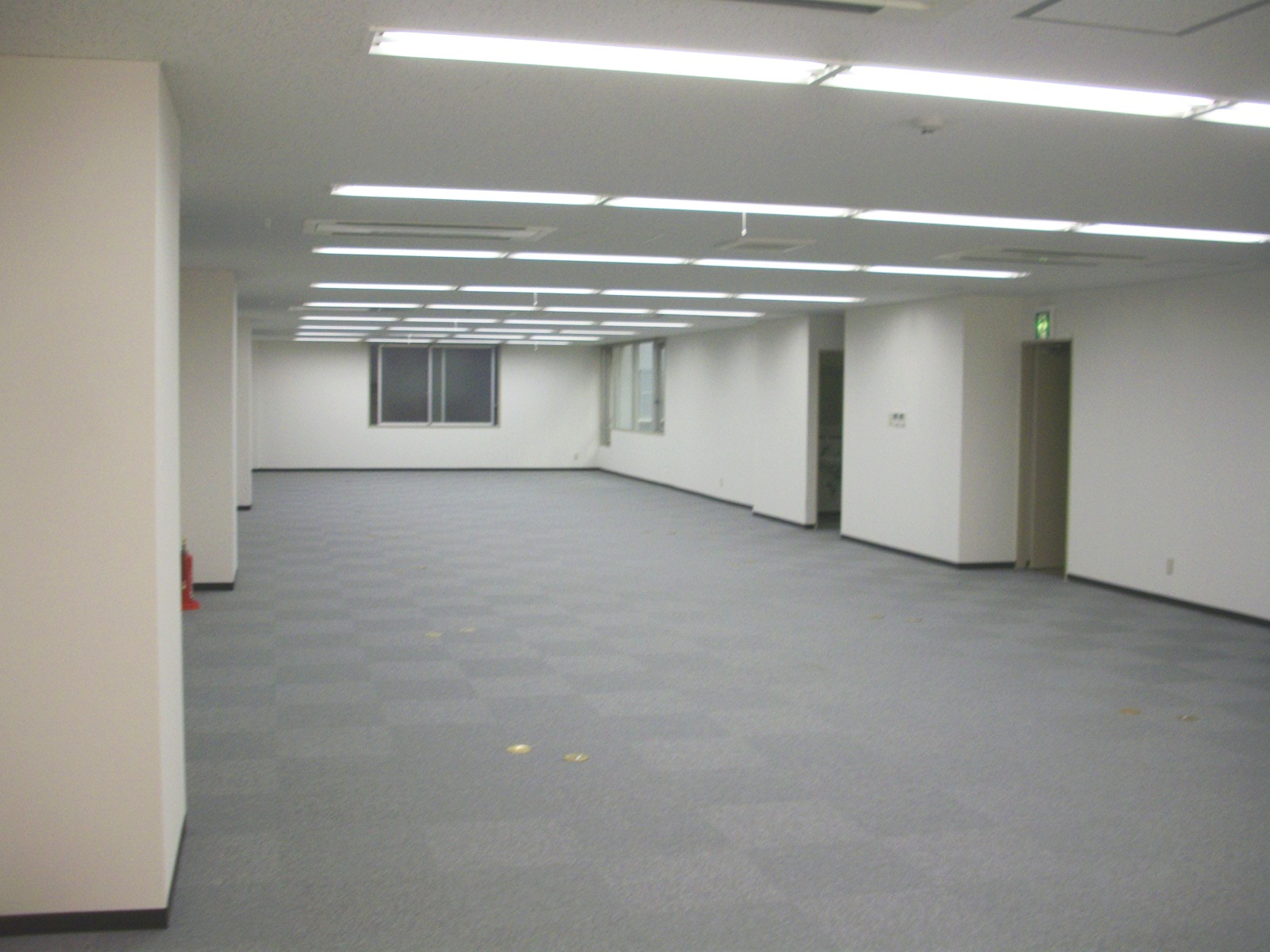 オフィス室内参考画像