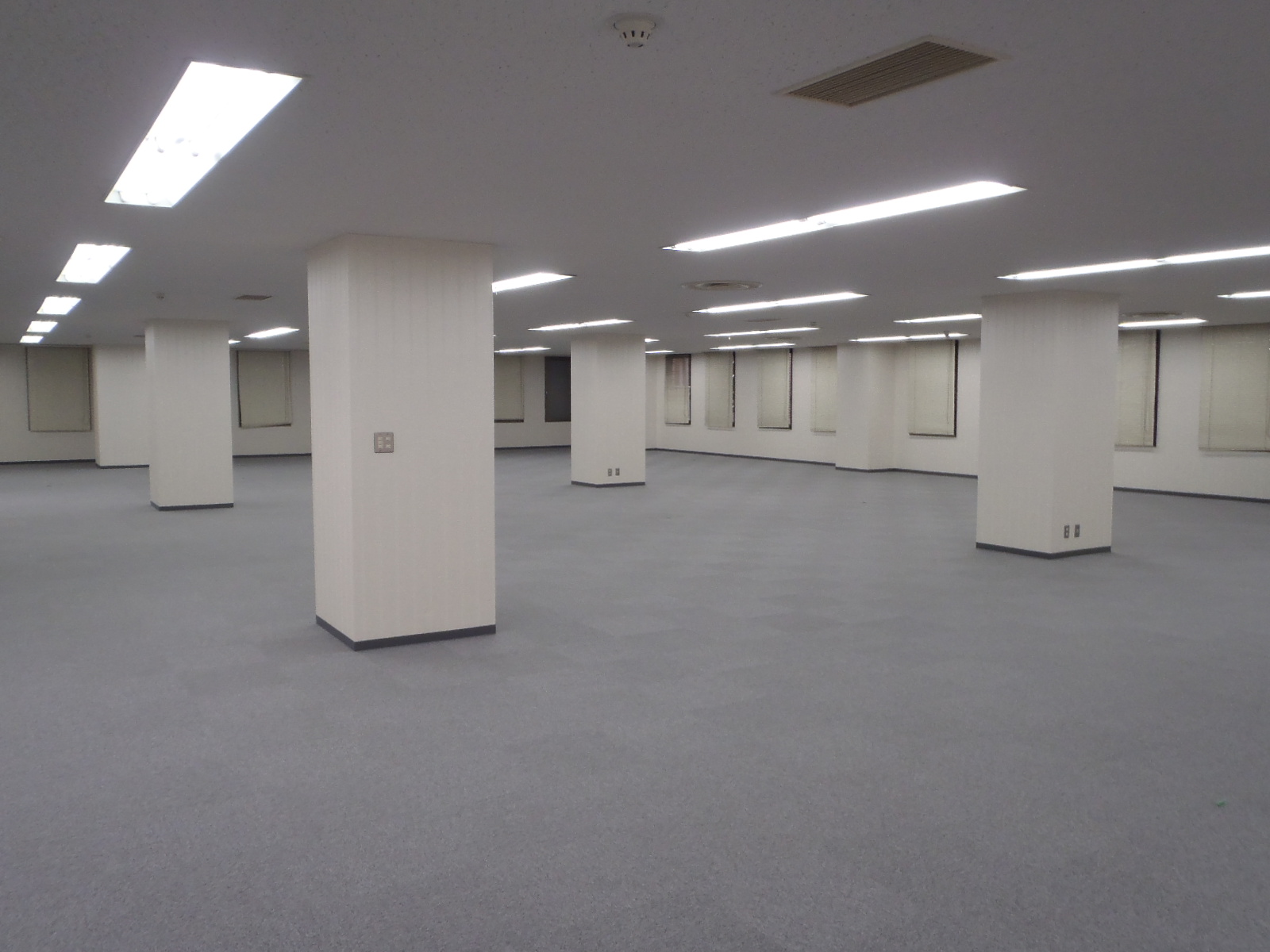 オフィス室内参考画像