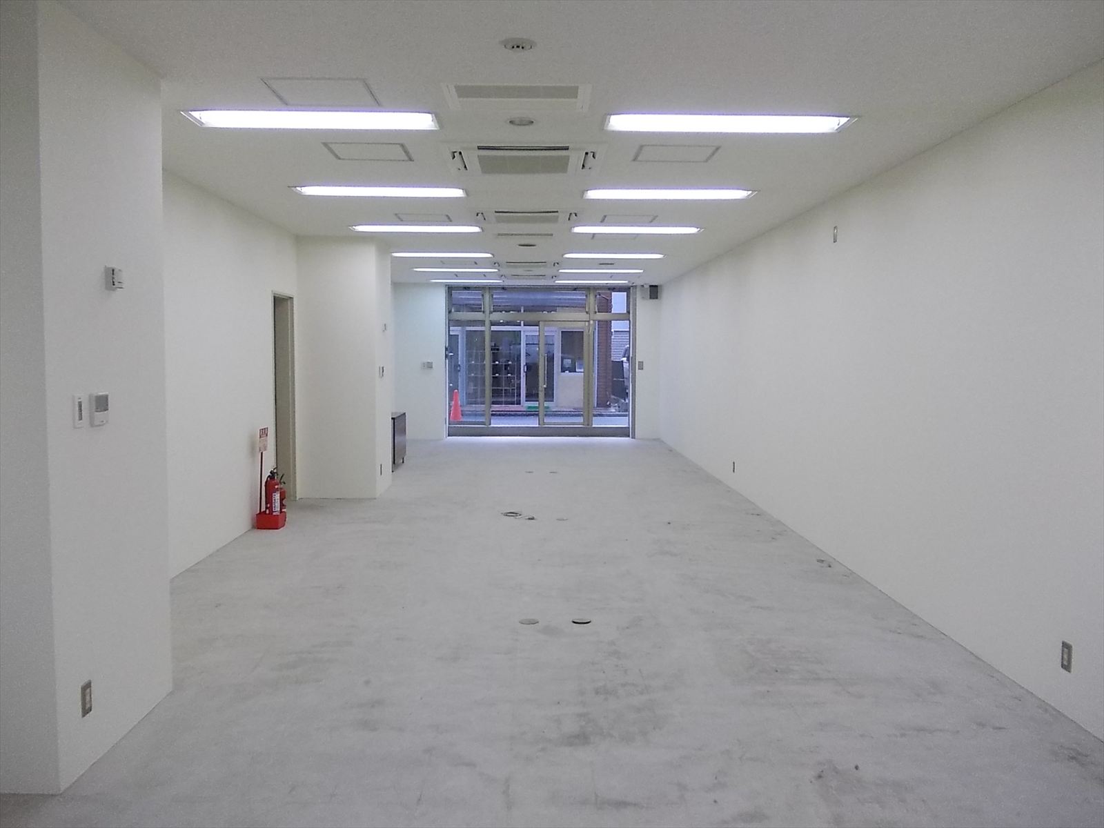 オフィス室内参考画像