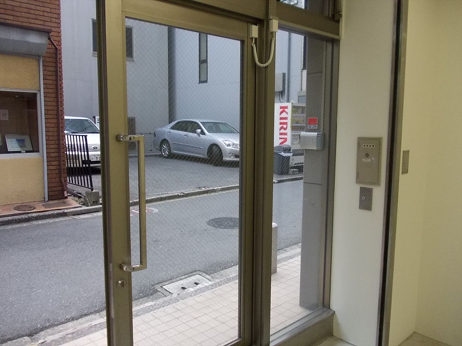 貸室出入口