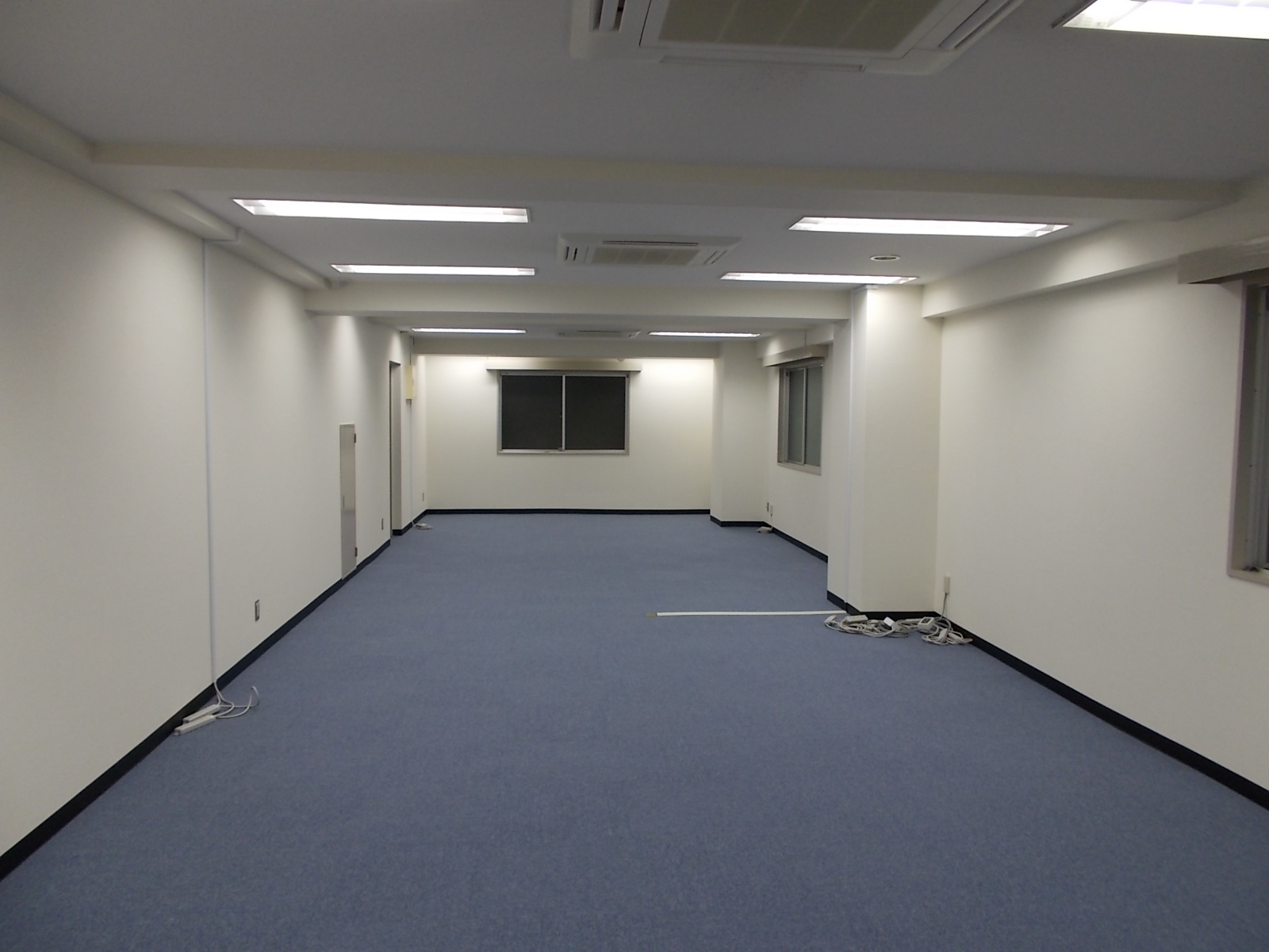 オフィス室内参考画像