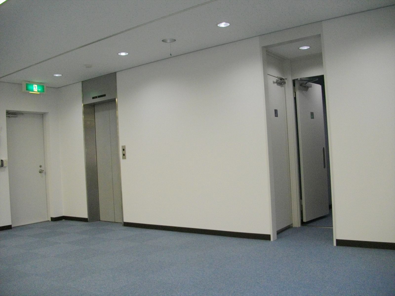 貸室出入口
