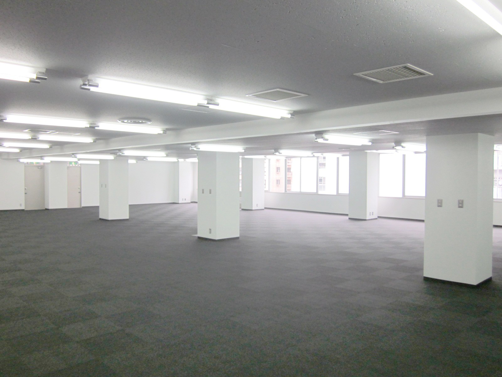 オフィス室内参考画像