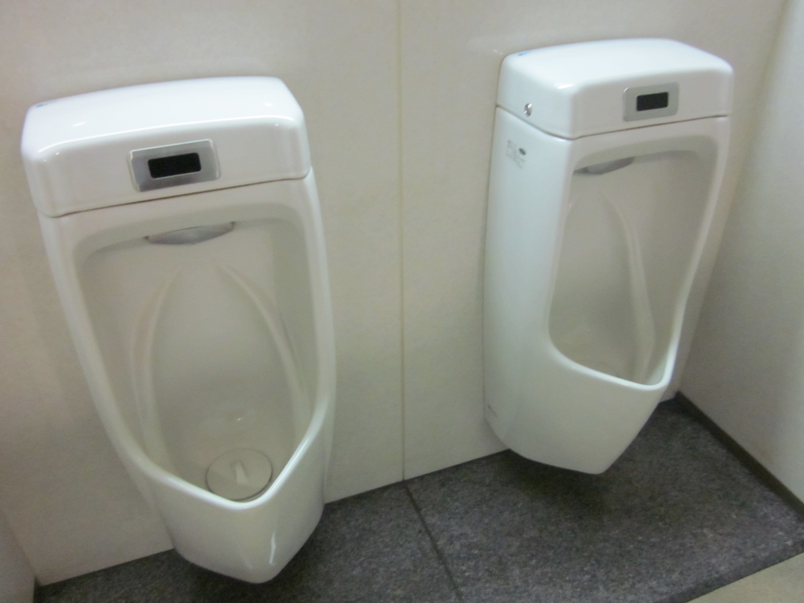男性用トイレ