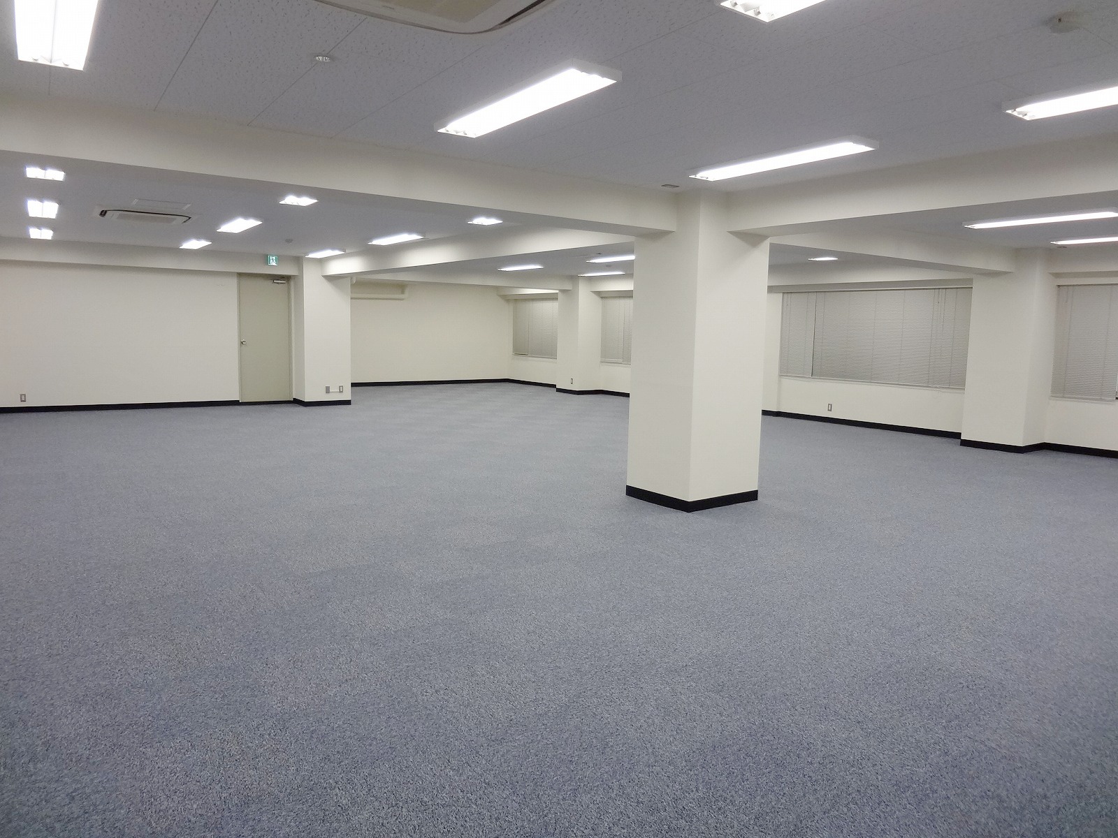 オフィス室内参考画像
