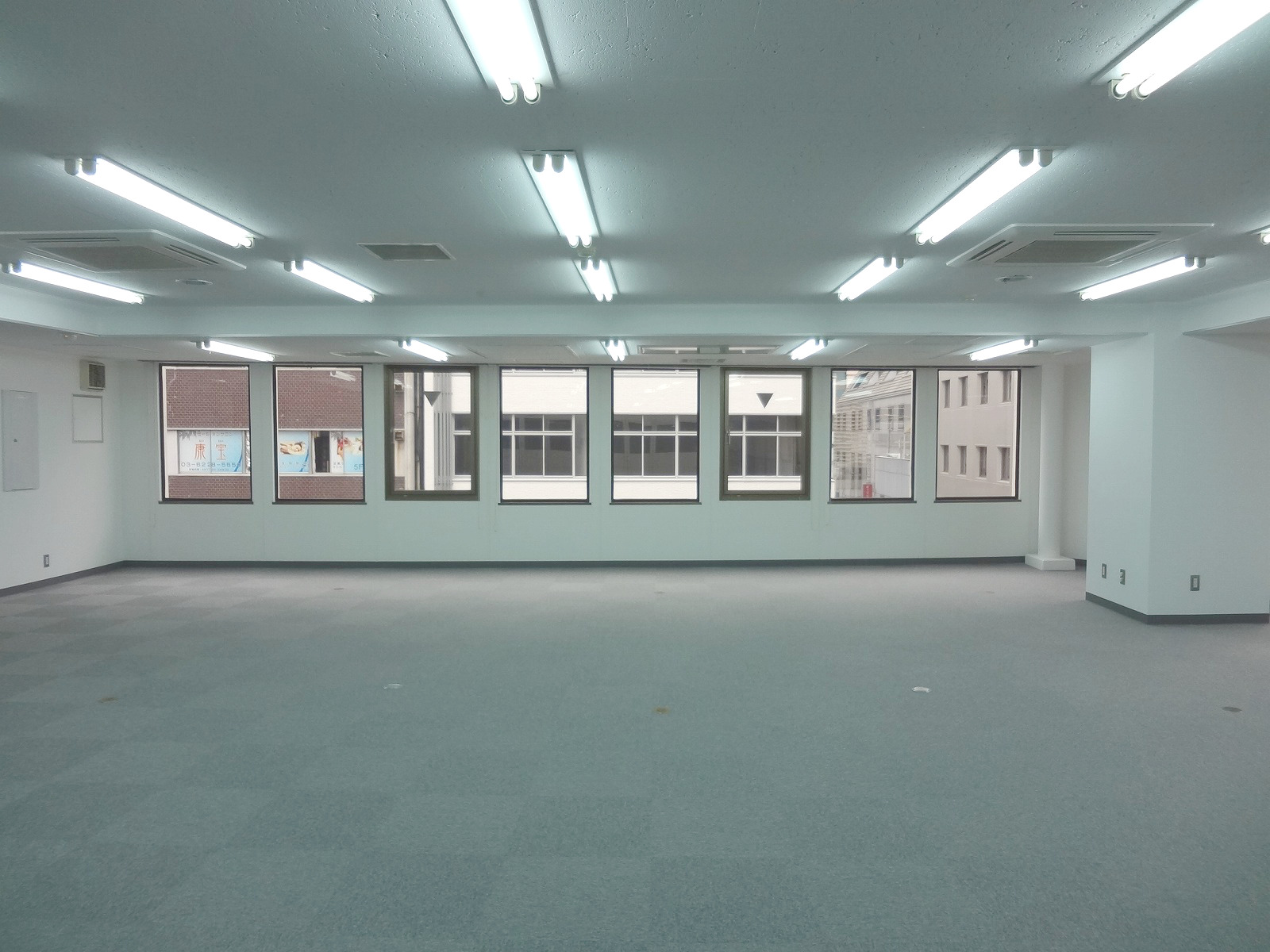 オフィス室内参考画像
