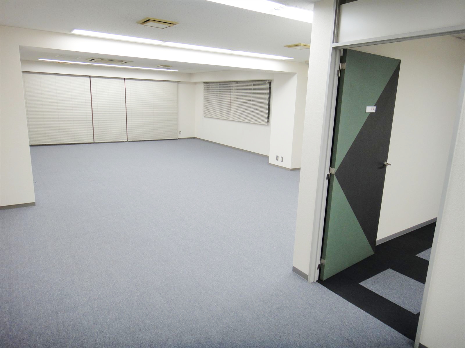 オフィス室内参考画像
