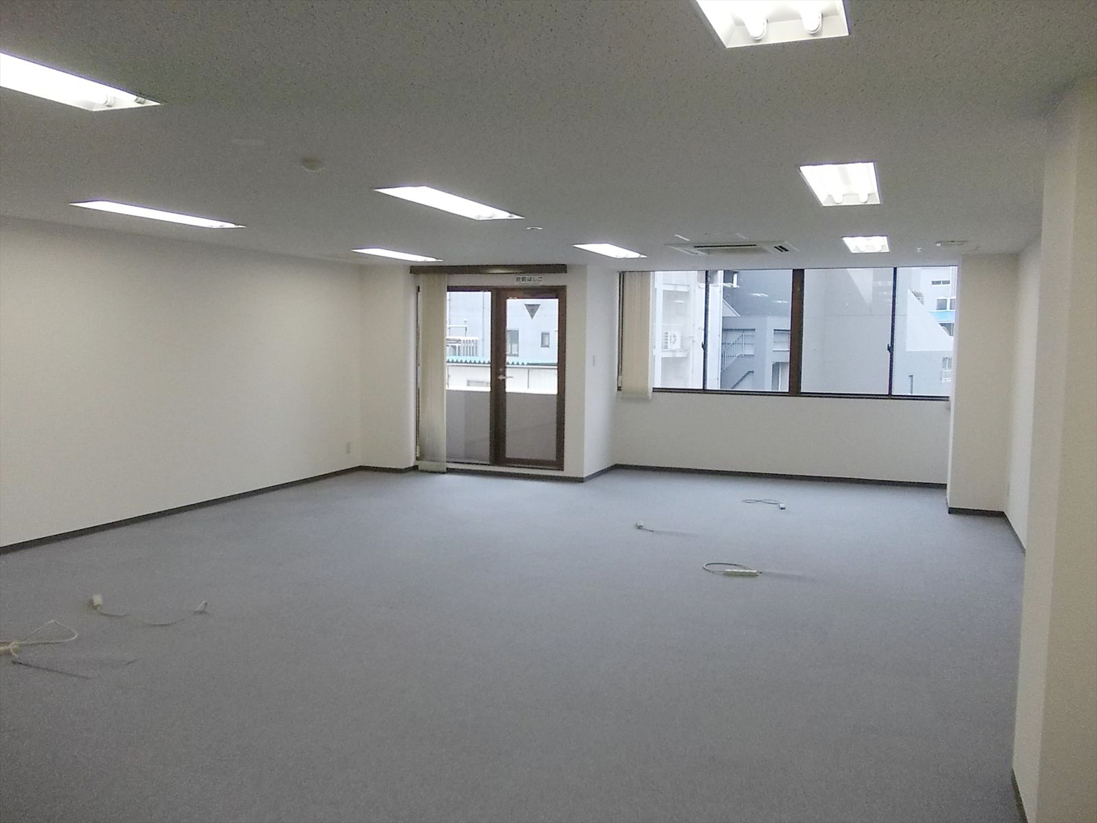 オフィス室内参考画像