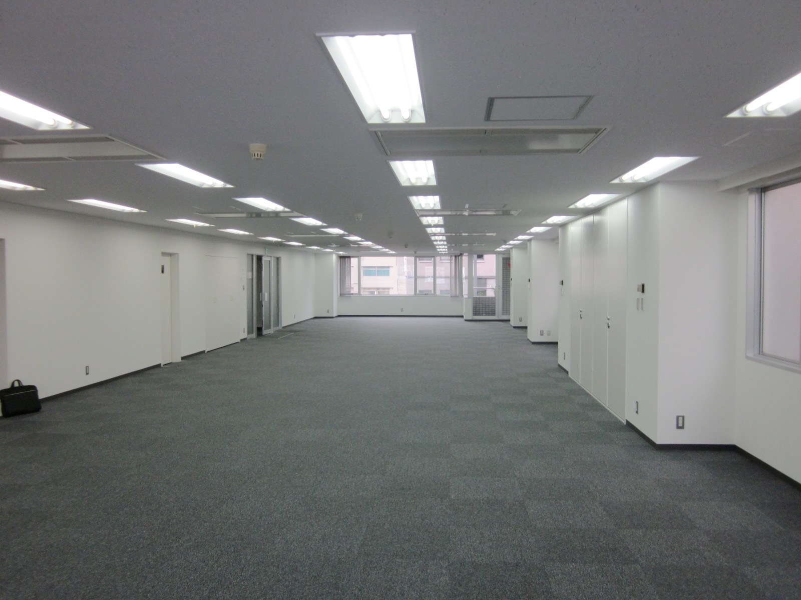 オフィス室内参考画像