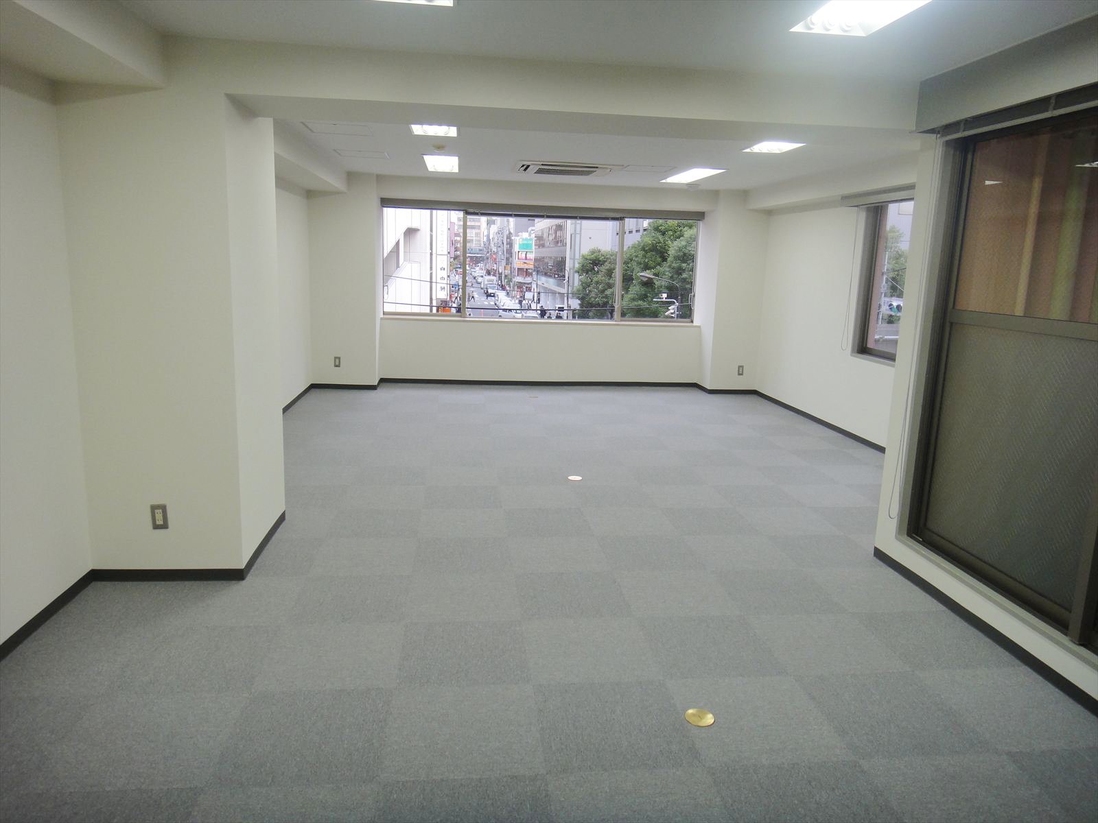 オフィス室内参考画像
