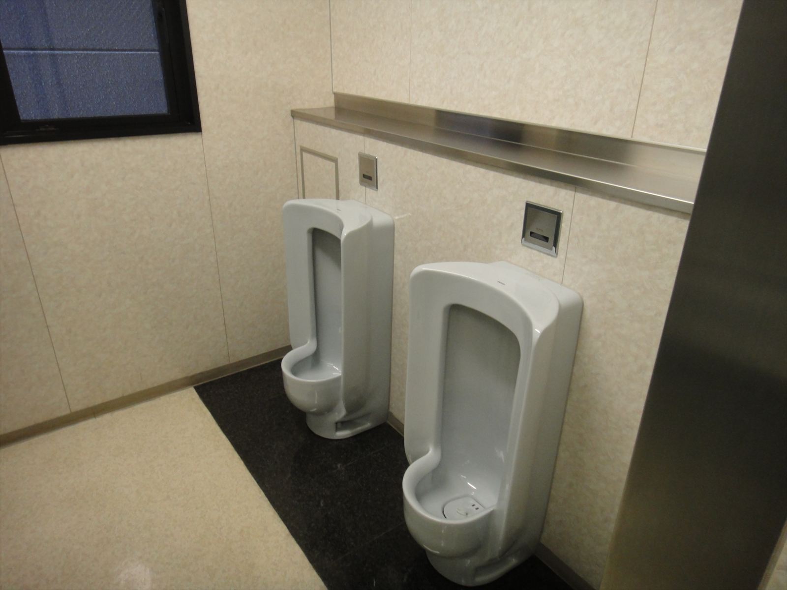 男性用トイレ