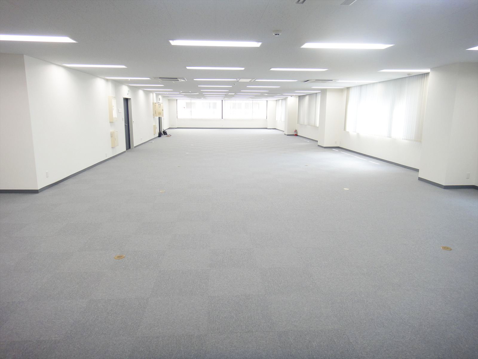 オフィス室内参考画像