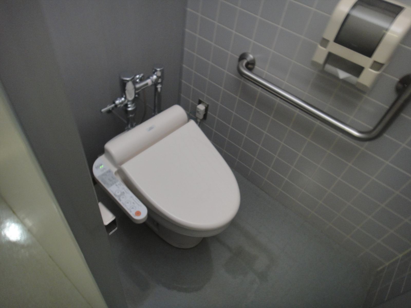 男女別トイレ個室