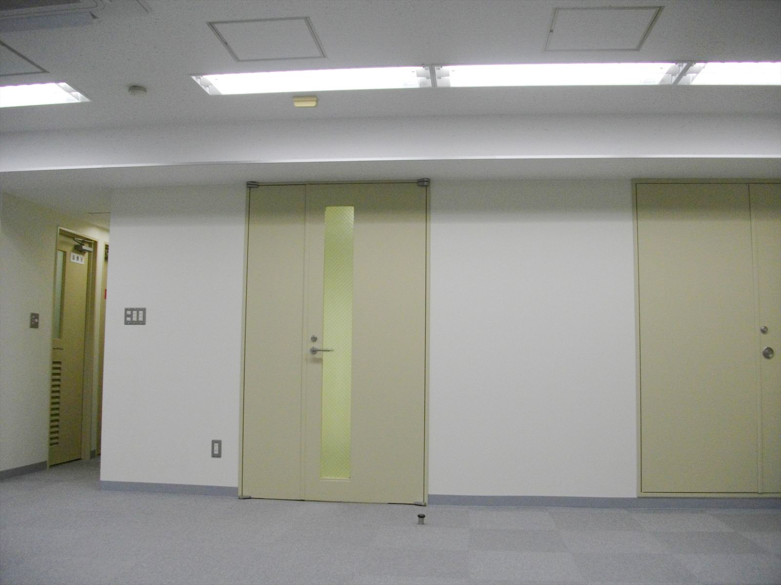 貸室出入り口