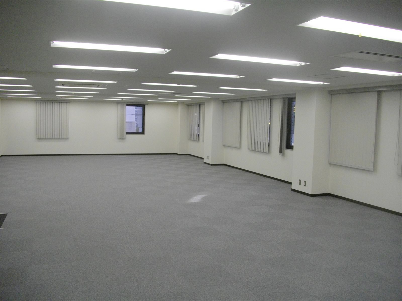 オフィス室内参考画像