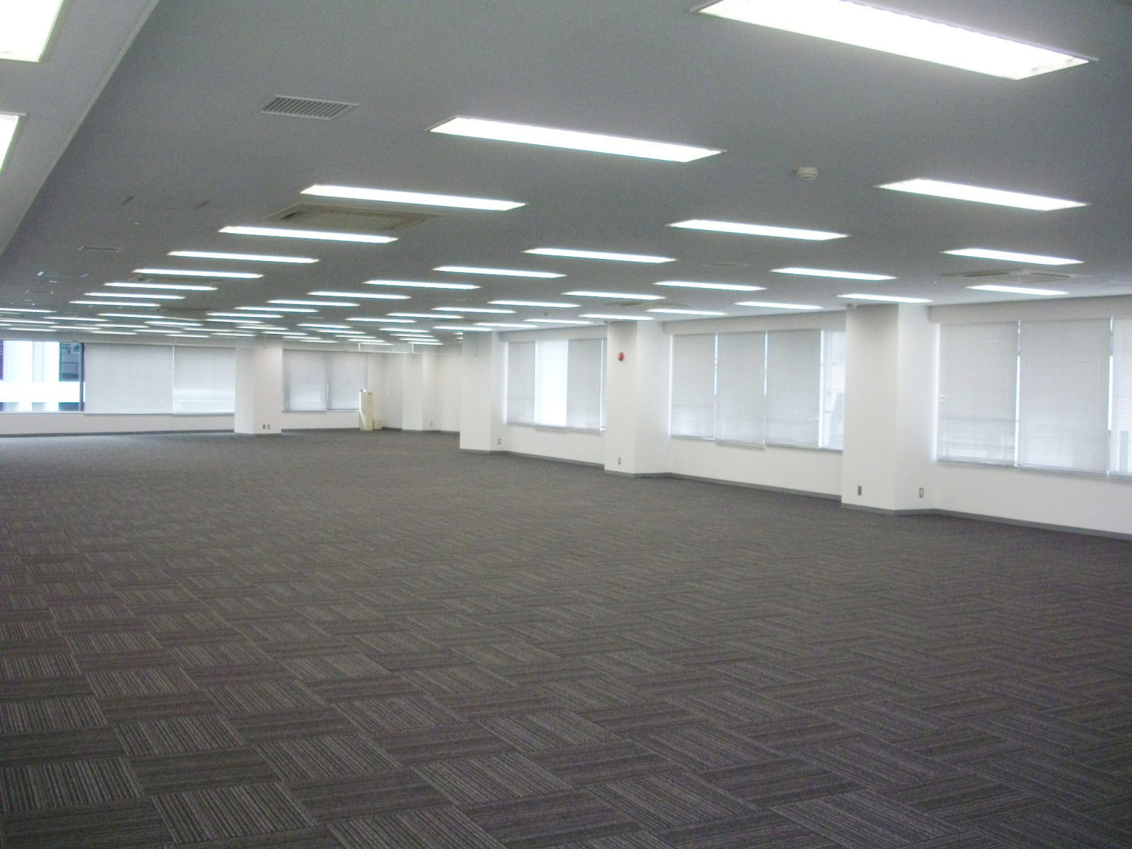 オフィス室内参考画像