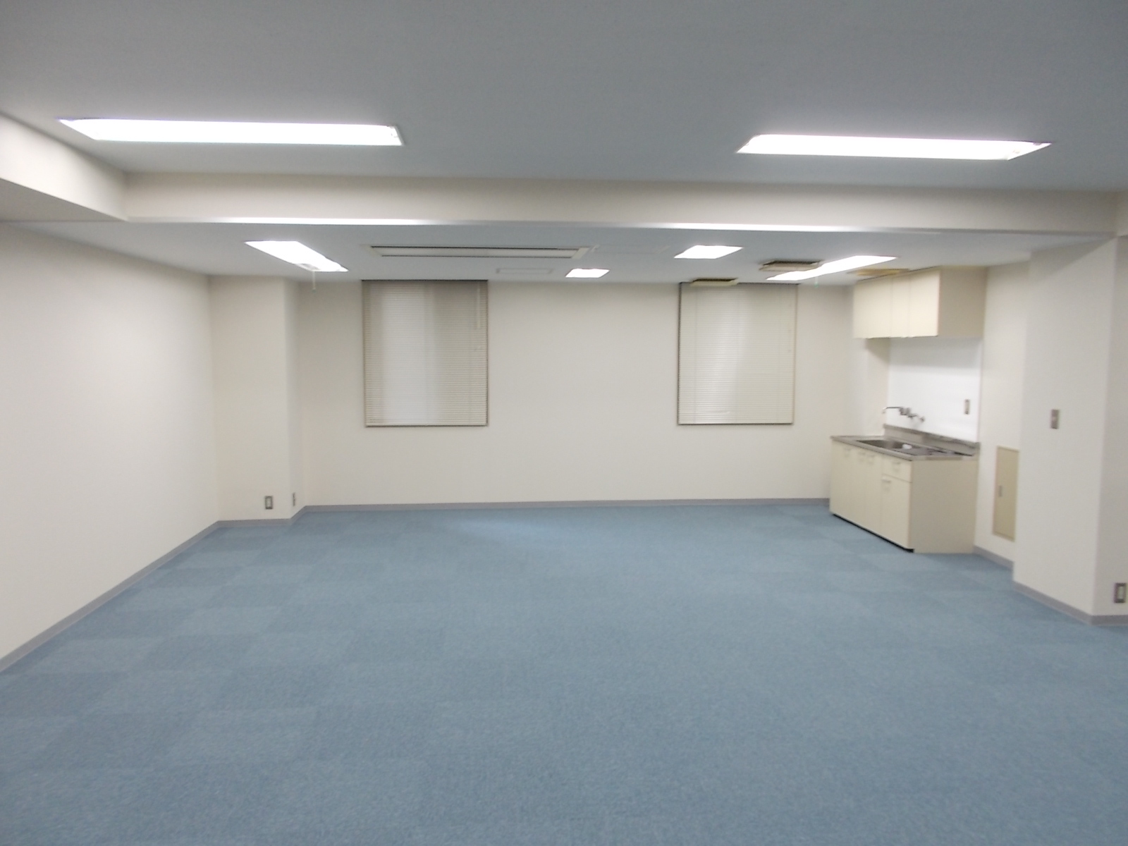 オフィス室内参考画像