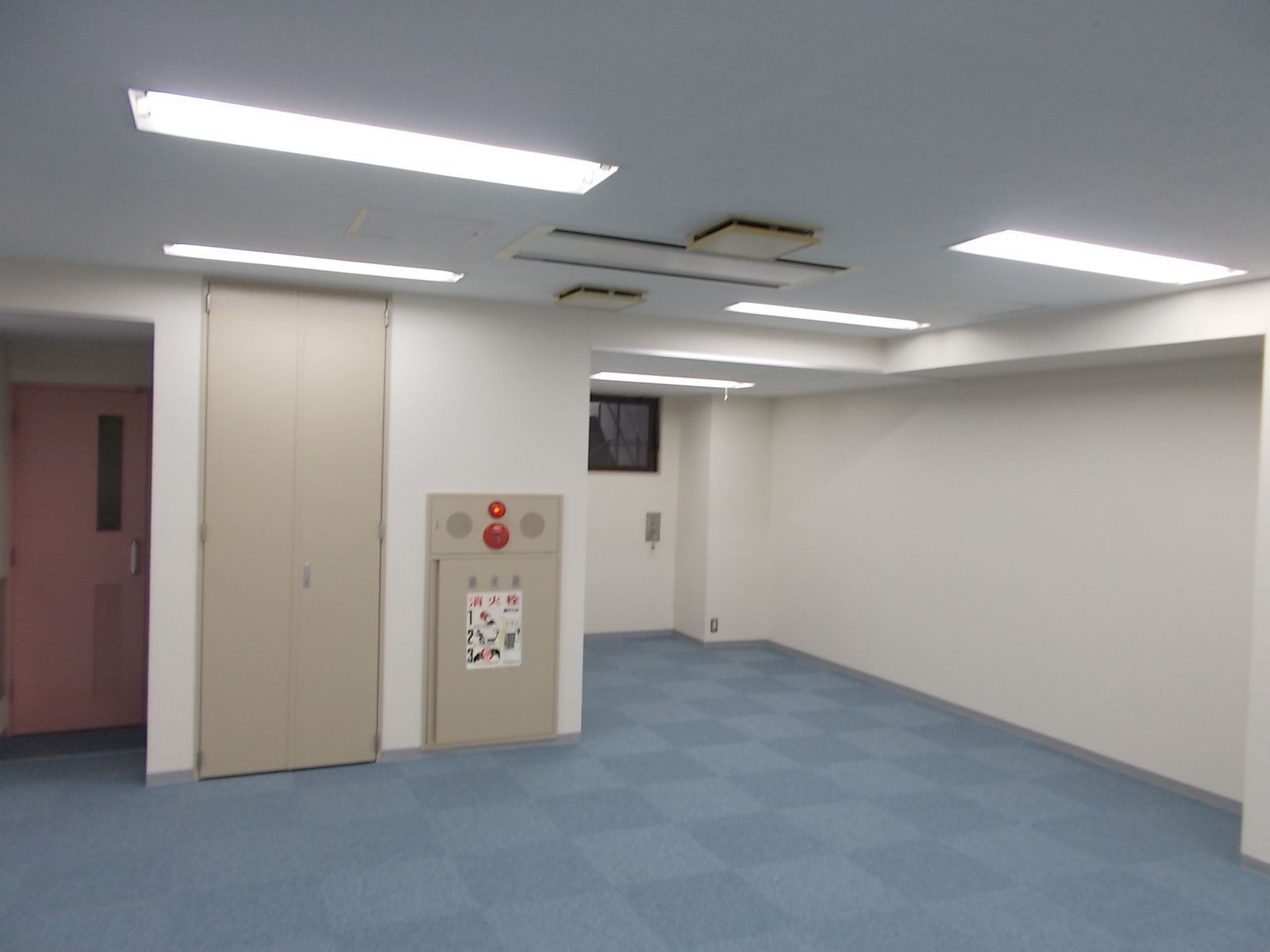 別角度の様子