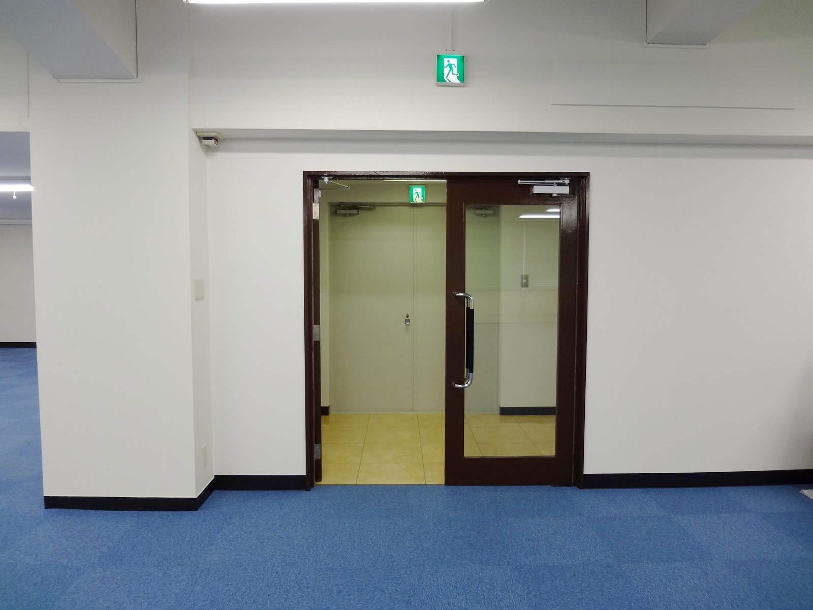 貸室出入口
