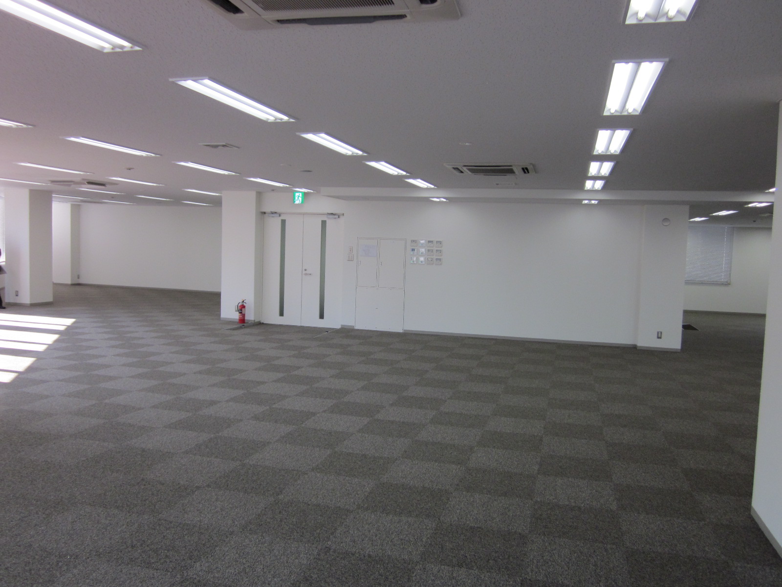オフィス室内参考画像