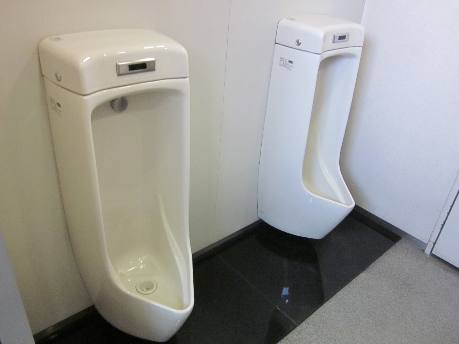 男性用トイレ