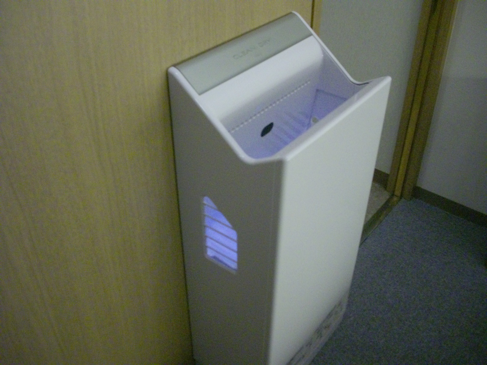 トイレ内のエアータオル