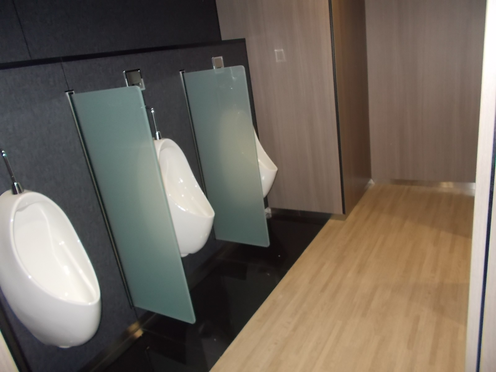 男子トイレ