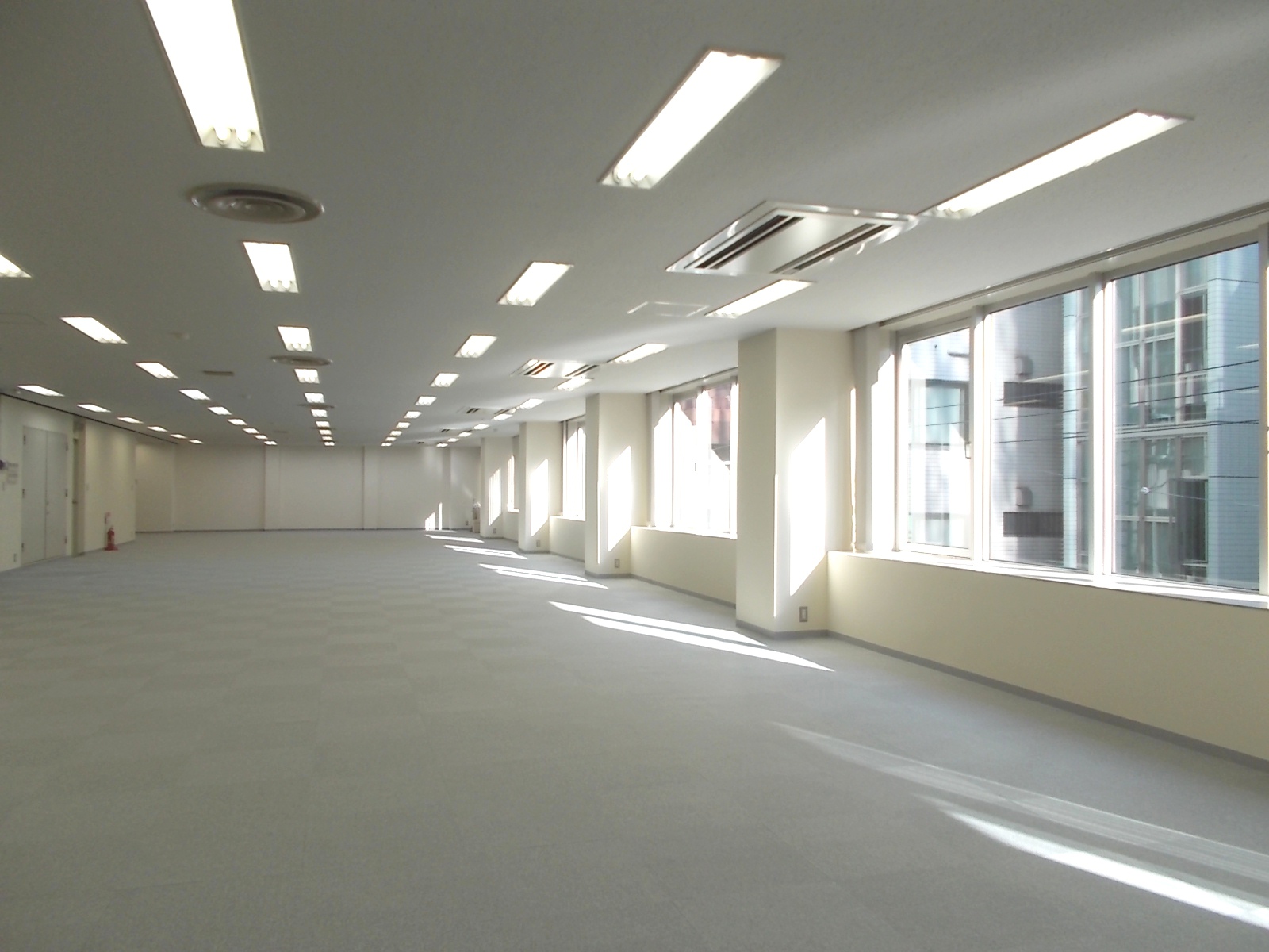 オフィス室内参考画像