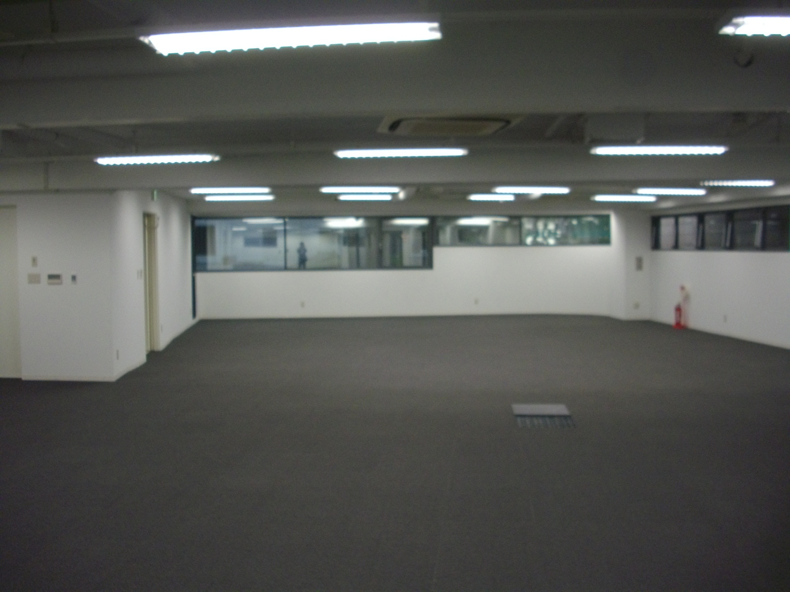 オフィス室内参考画像