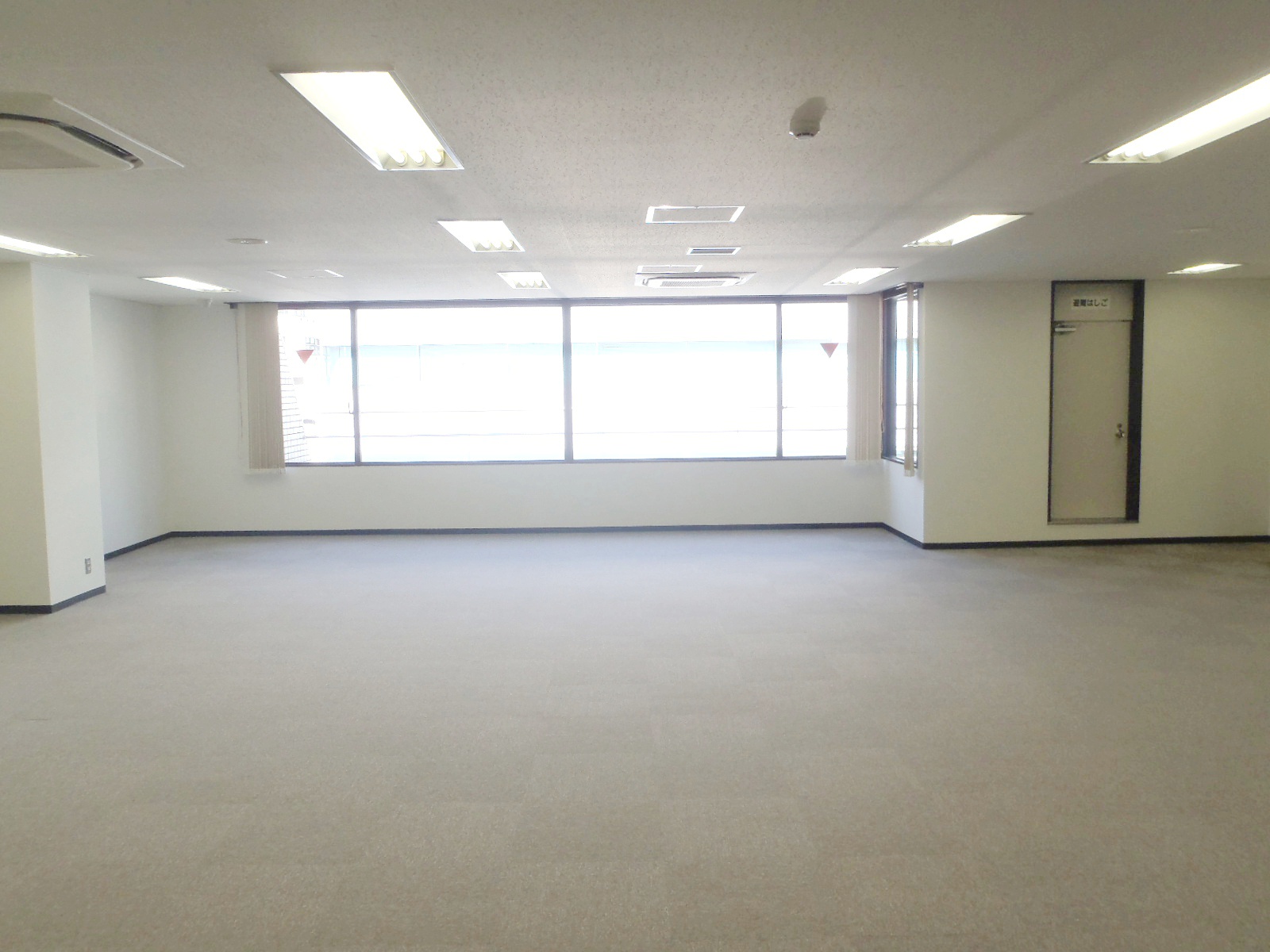 オフィス室内参考画像