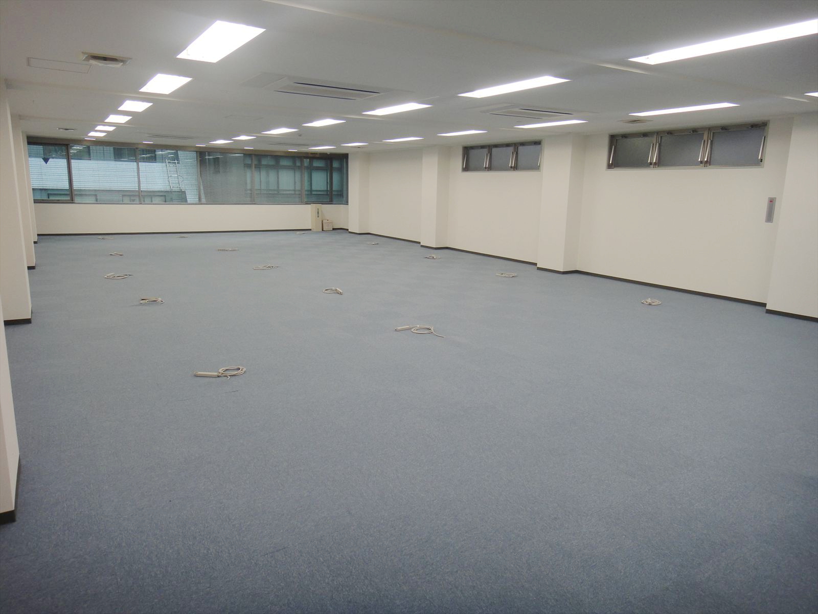 オフィス室内参考画像
