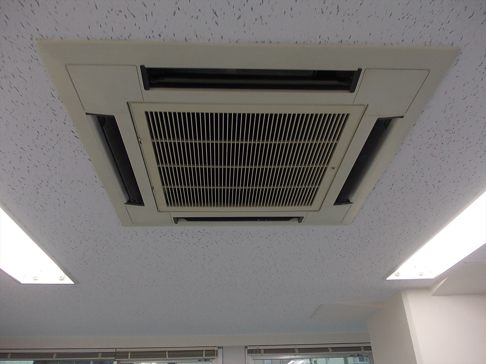 空調吹き出し口