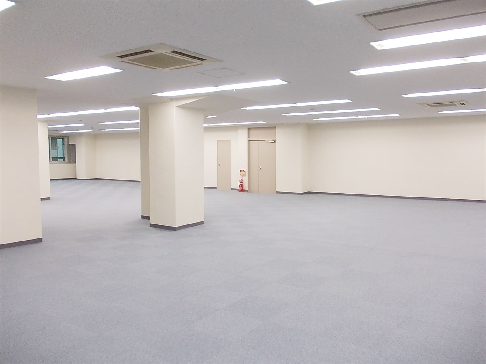 オフィス室内参考画像
