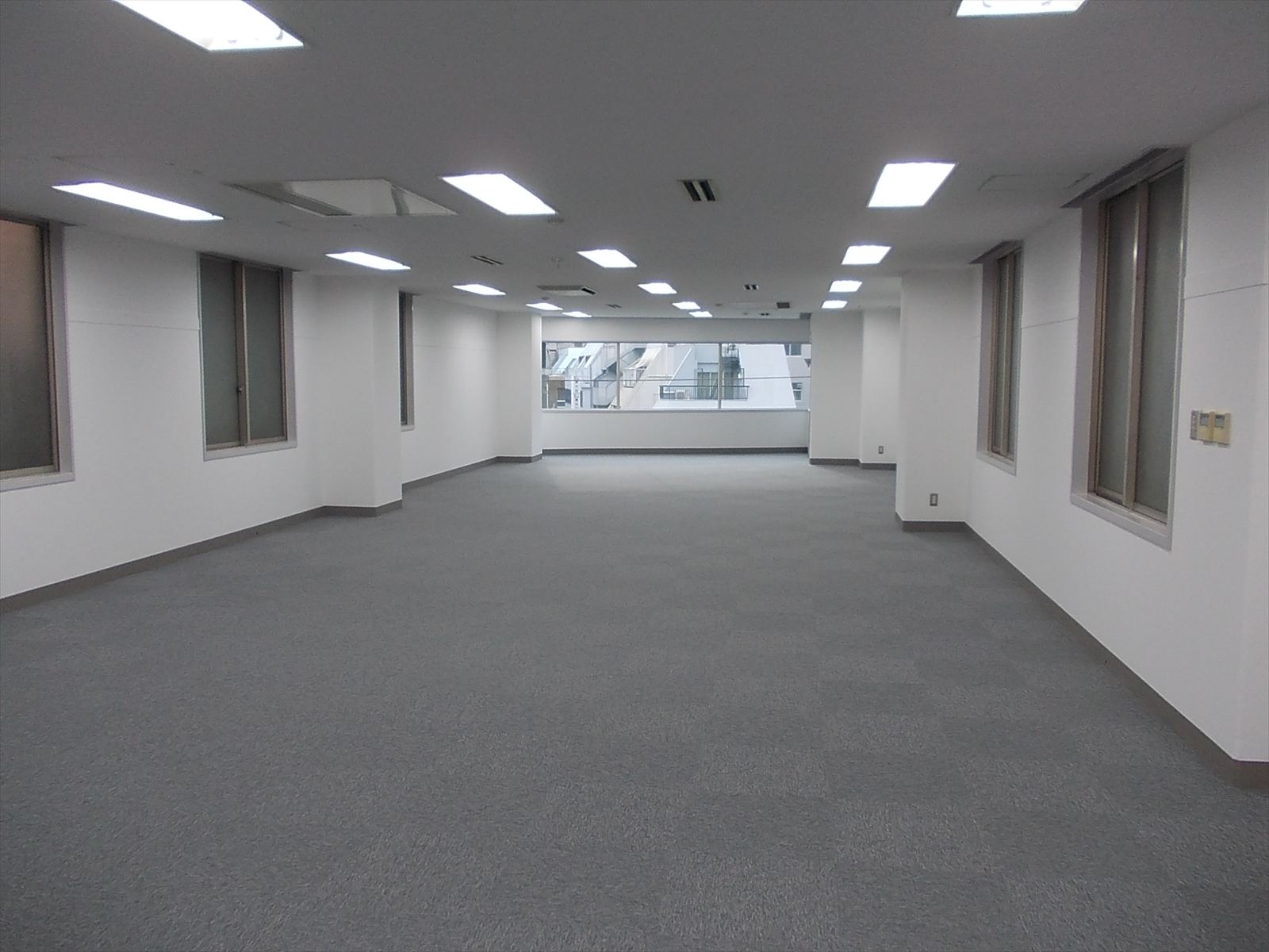 オフィス室内参考画像(4階)