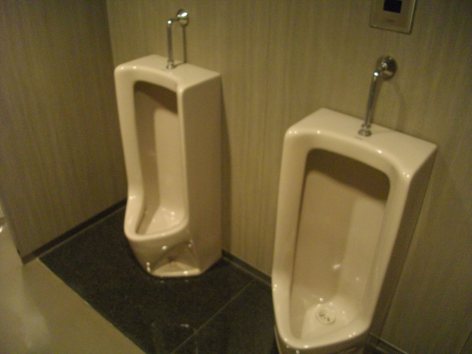 男性トイレ