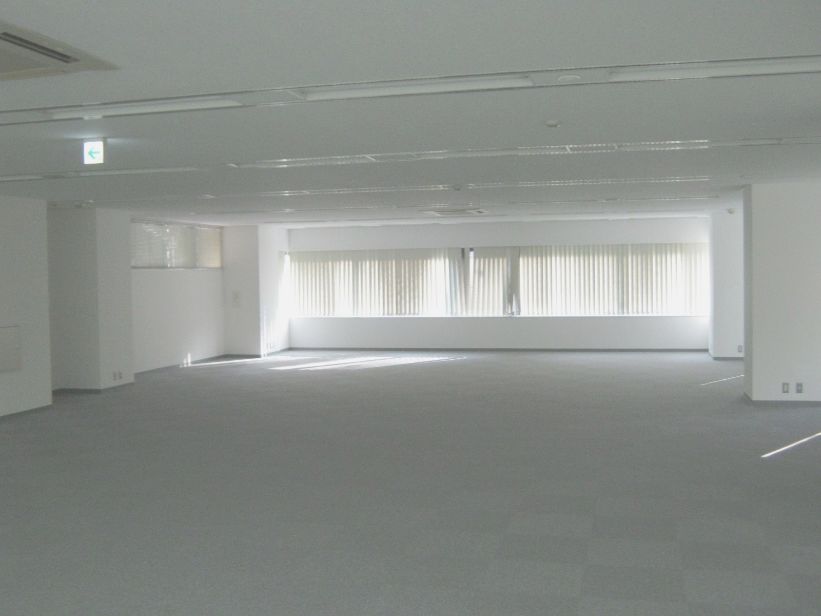 オフィス室内参考画像