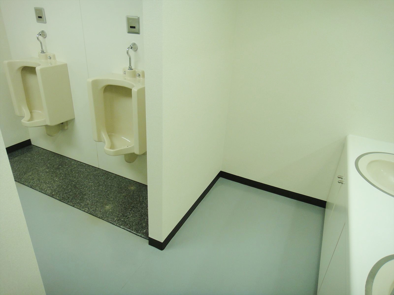 男性用トイレ